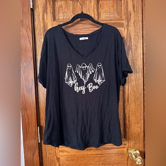 Maurices Tops - Maurice’s bat shirt